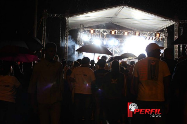 Mesmo com chuva, Marcha Para Jesus reúne mais de 3 mil participantes Mesmo com chuva, Marcha Para Jesus reúne mais de 3 mil participantes