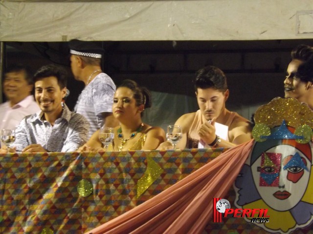 Com a magia do circo, a importância da água e o valor da imprensa, escolas de samba brilham na avenida