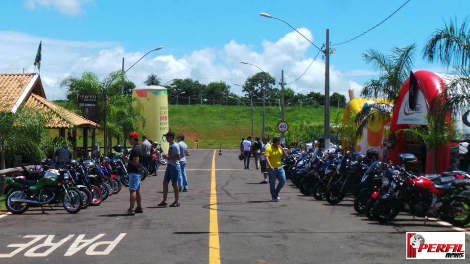 Irmã Norma e motociclistas de várias regiões prestigiam festa beneficente no Arenamix