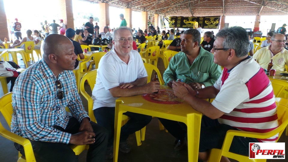 Irmã Norma e motociclistas de várias regiões prestigiam festa beneficente no Arenamix