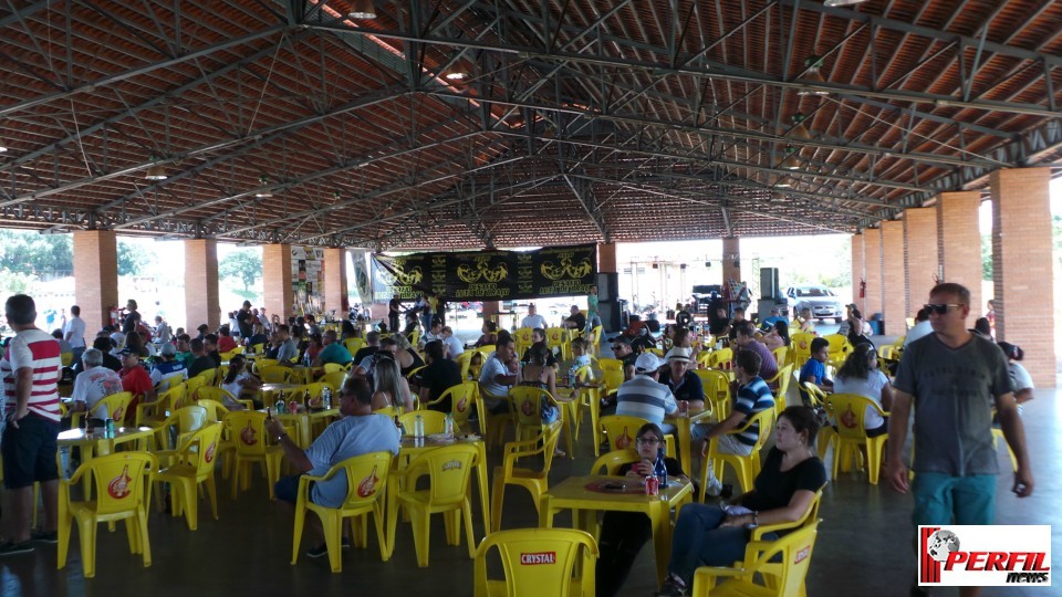 Irmã Norma e motociclistas de várias regiões prestigiam festa beneficente no Arenamix