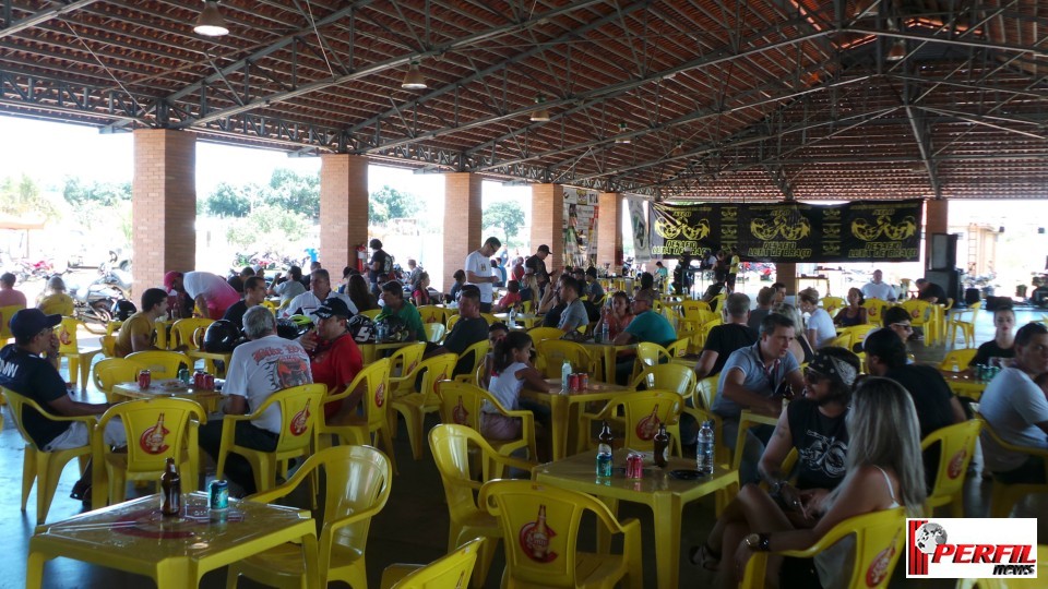 Irmã Norma e motociclistas de várias regiões prestigiam festa beneficente no Arenamix