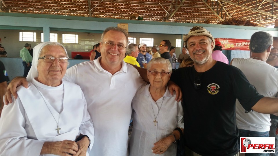 Irmã Norma e motociclistas de várias regiões prestigiam festa beneficente no Arenamix