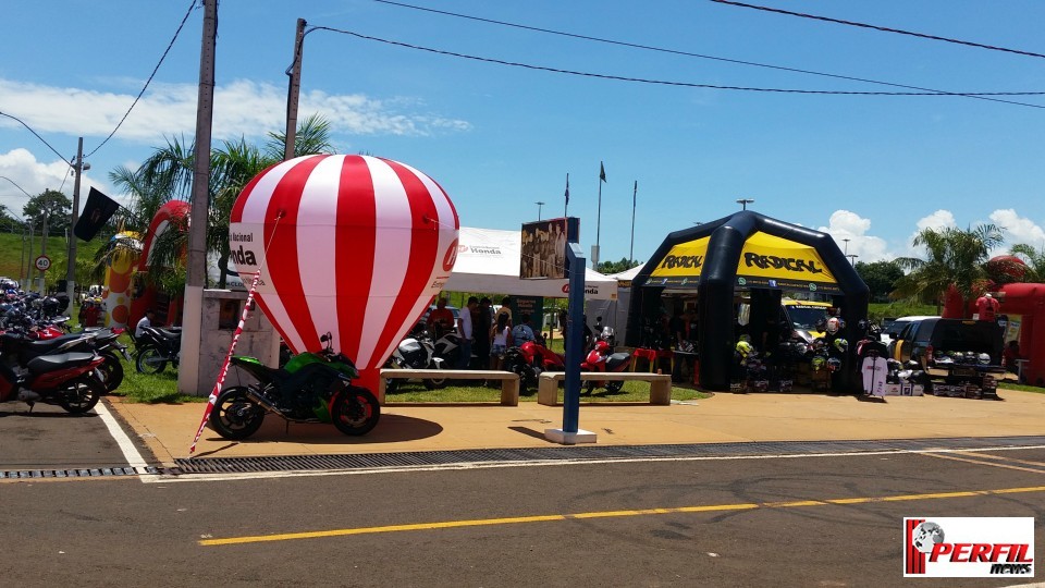 Irmã Norma e motociclistas de várias regiões prestigiam festa beneficente no Arenamix