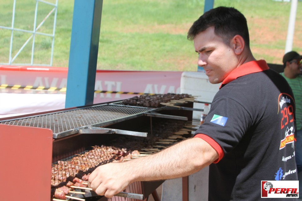 Irmã Norma e motociclistas de várias regiões prestigiam festa beneficente no Arenamix