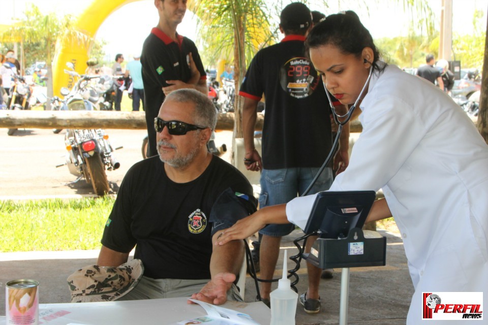 Irmã Norma e motociclistas de várias regiões prestigiam festa beneficente no Arenamix