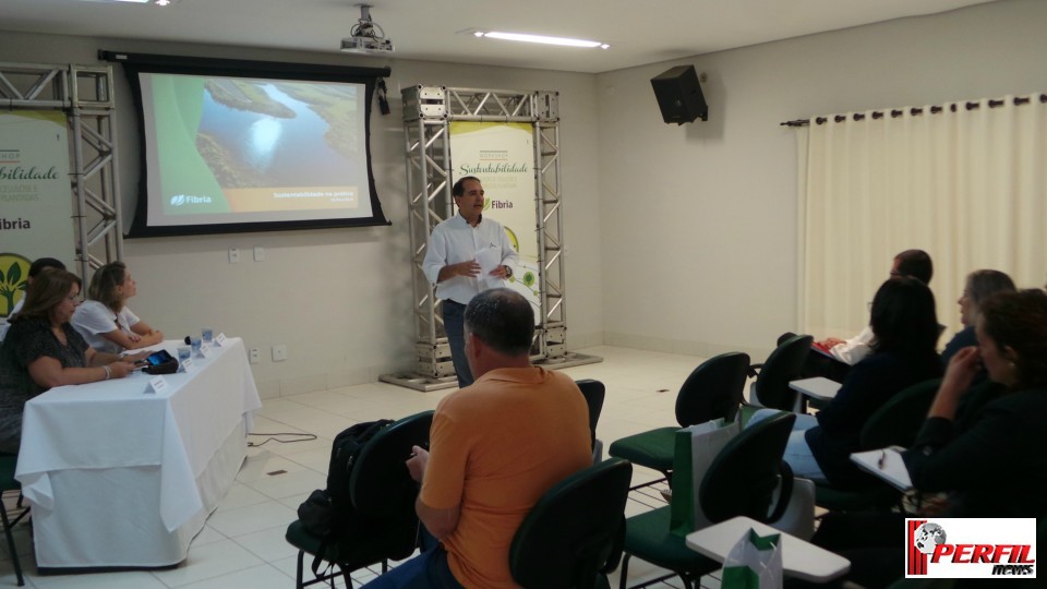 Workshop promovido pela Fibria mostra preocupação da empresa com o meio ambiente e sustentabilidade Workshop promovido pela Fibria mostra preocupação da empresa com o meio ambiente e sustentabilidade