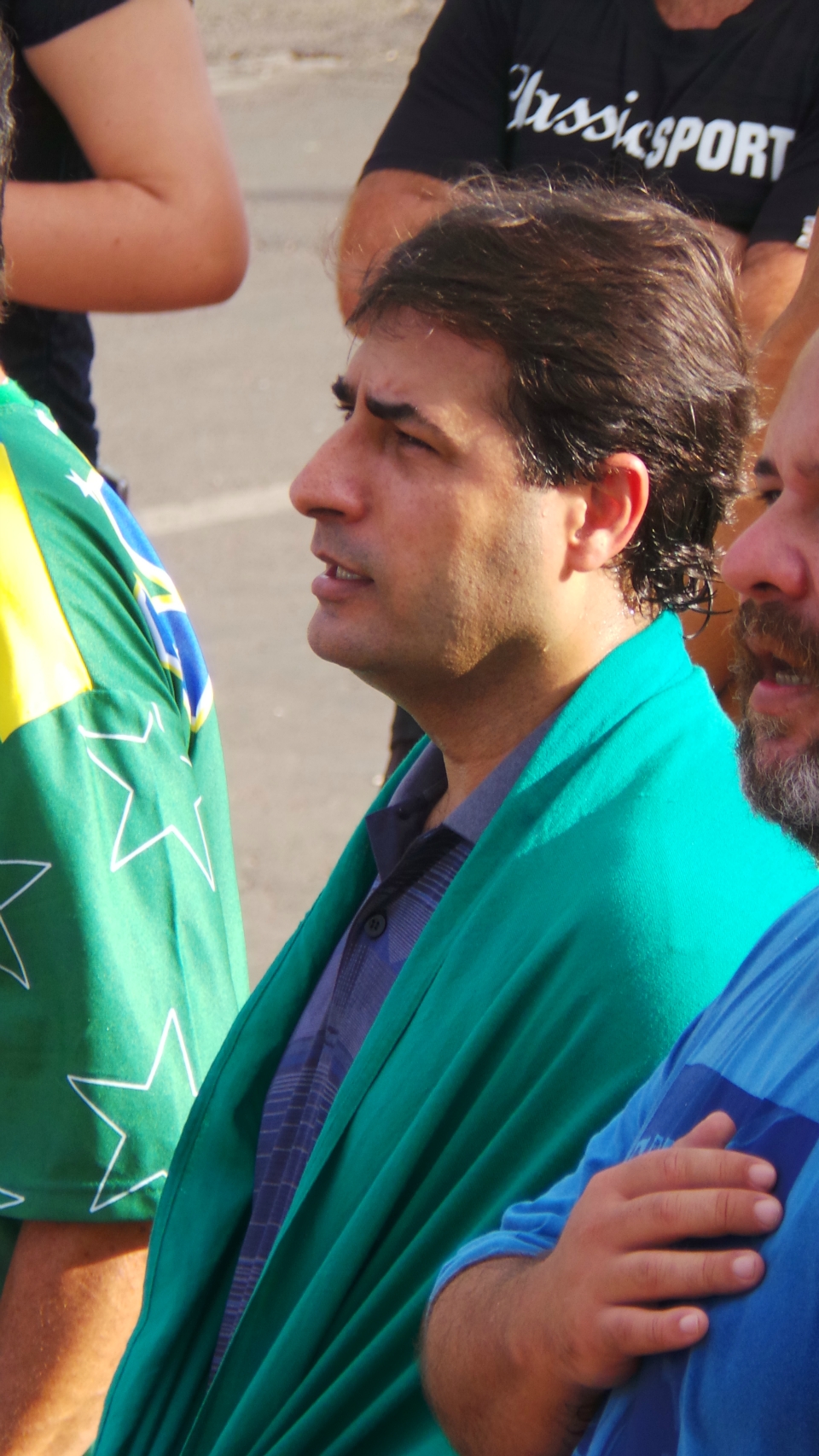 Três-lagoenses marcham na avenida em protesto contra a corrupção