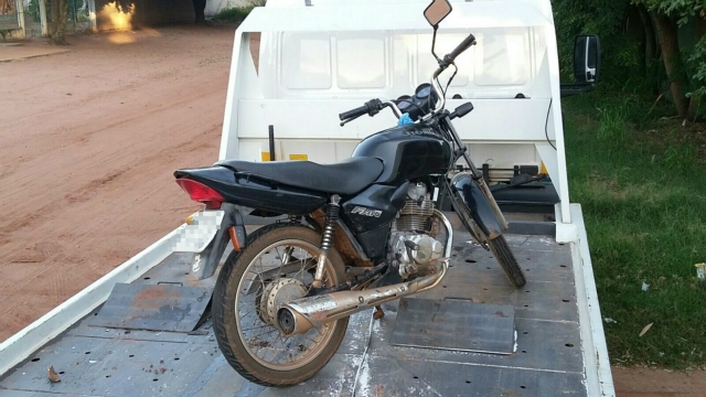 Duas motocicletas furtadas foram localizadas no final de semana
