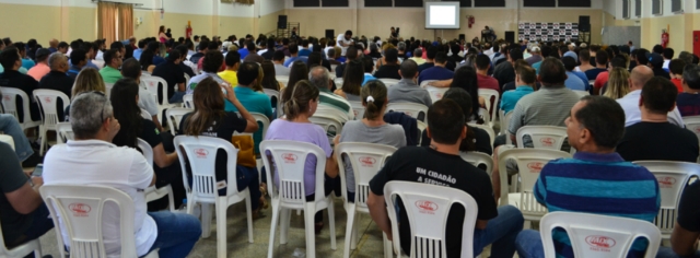 Em Assembleia lotada, Policiais Civis definem índice para campanha salarial