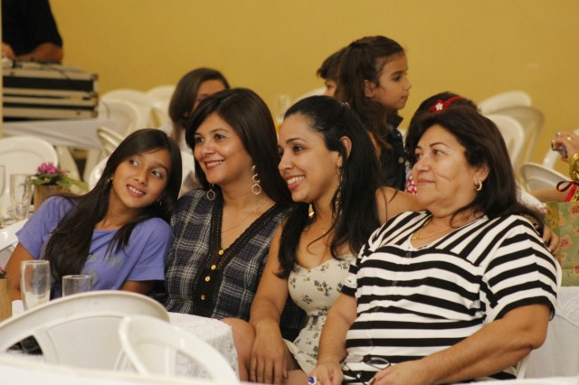 Chá Beneficente Das Domadoras