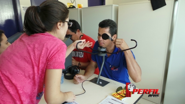 PRF e SEST/SENAT realizam ação social com caminhoneiros na BR-262