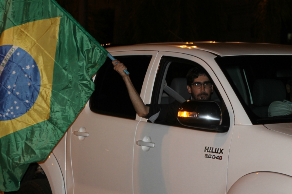 Carreata cruza avenidas de Três Lagoas em protesto à atual política do Brasil