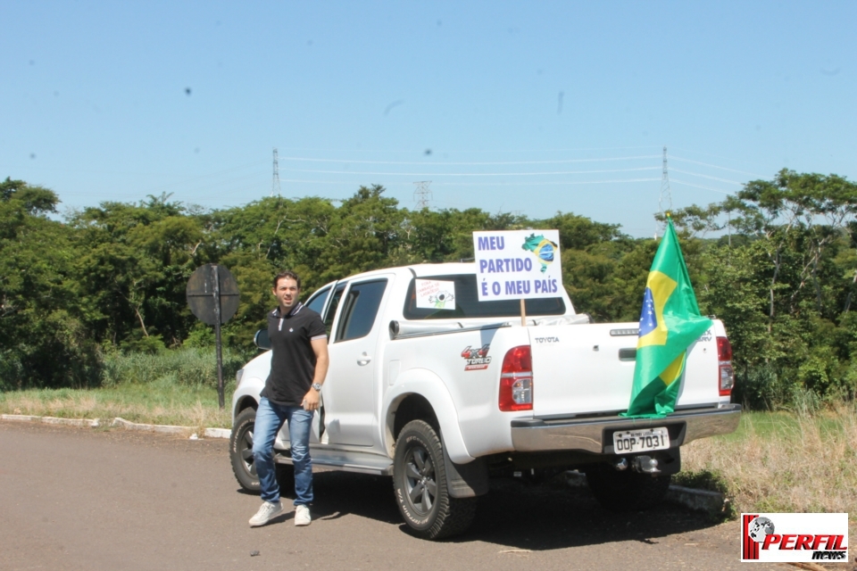 Por 1 hora, manifestantes bloqueiam BR-262 no trecho de acesso entre MS e SP