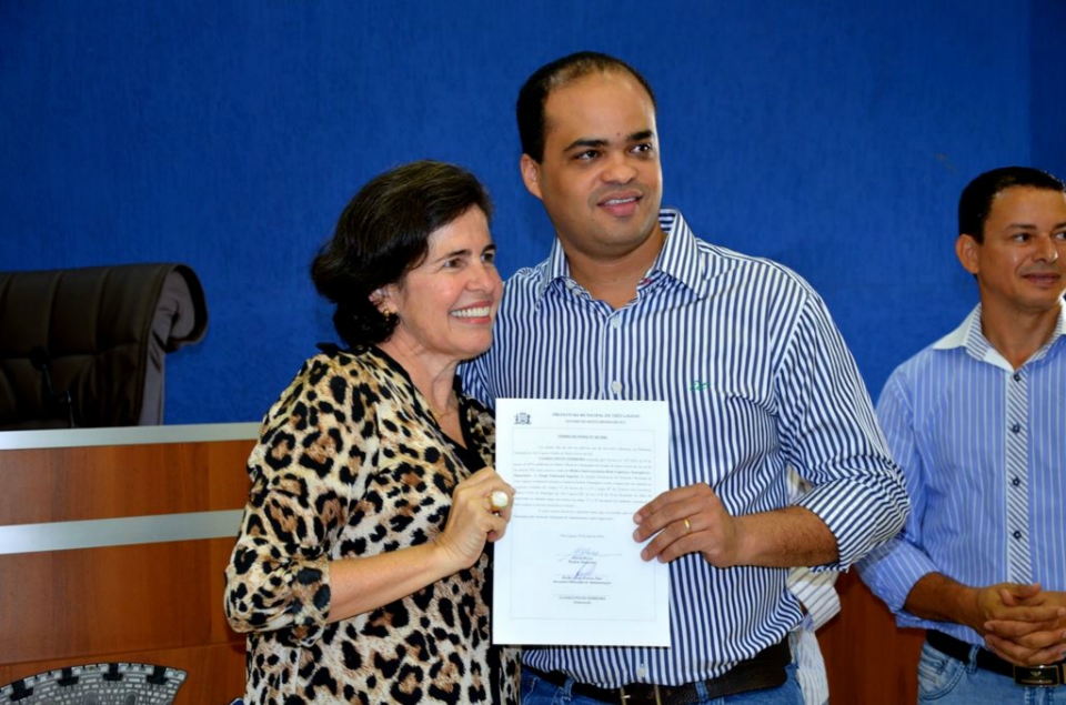 Prefeita Marcia Moura empossa 32 servidores na área de saúde e trânsito