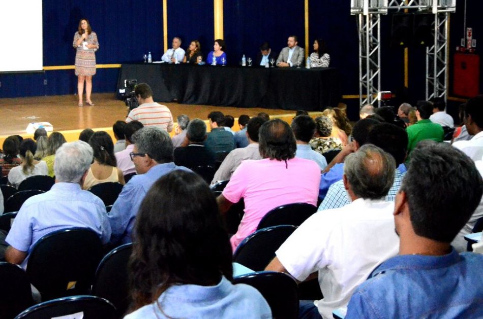 Marcia Moura participa do Seminário de Diagnóstico do ICES
