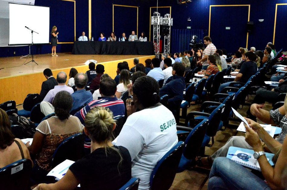 Marcia Moura participa do Seminário de Diagnóstico do ICES