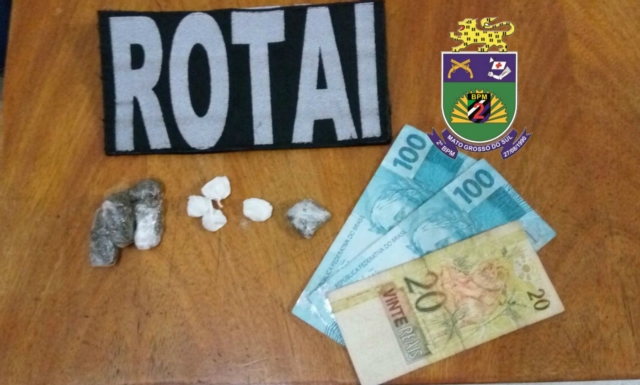 Dois jovens são presos por tráfico de drogas em menos de 24h