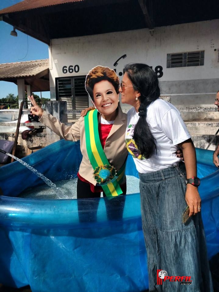 Movimento Vem pra Rua Três Lagoas "derruba Dilma na feira"