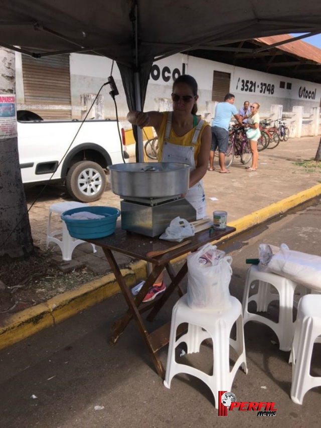 Movimento Vem pra Rua Três Lagoas "derruba Dilma na feira"