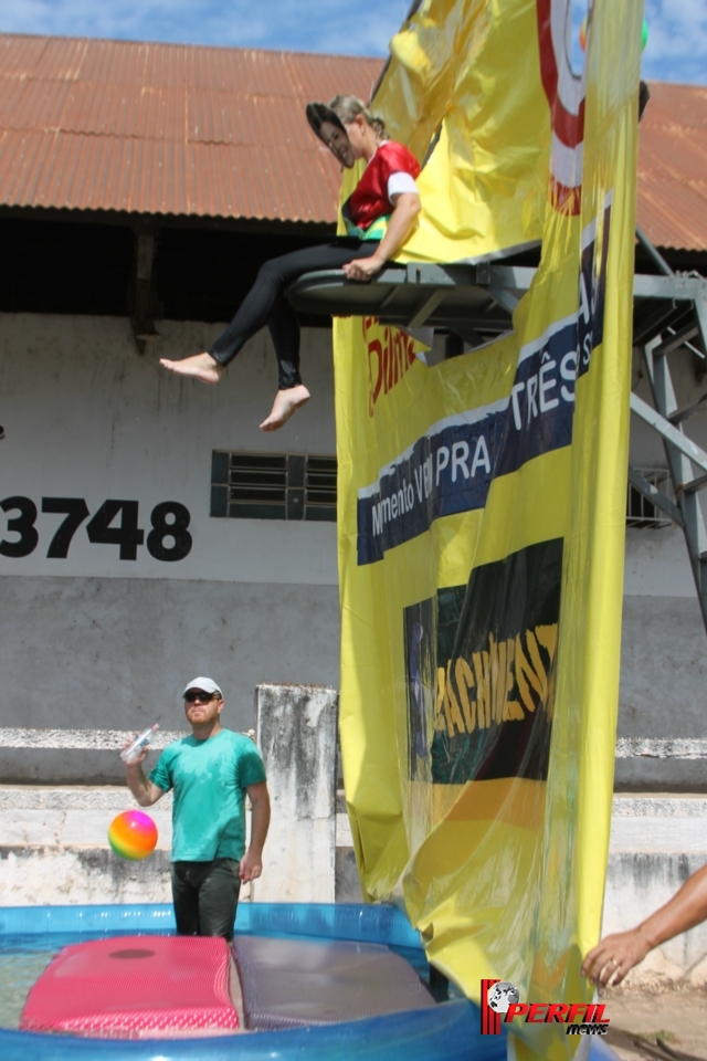 Ação “Derruba Dilma” reúne manifestantes em Feira Livre de Três Lagoas