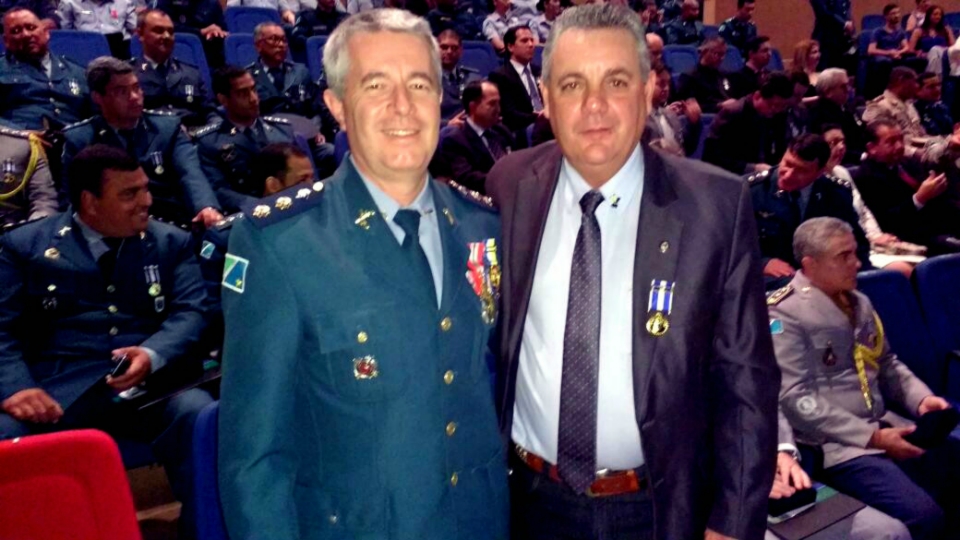 Comandante do 2º BPM participa de solenidade da Medalha Tiradentes
