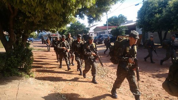 Exército de Três Lagoas faz marcha de instrução e chama atenção dos moradores