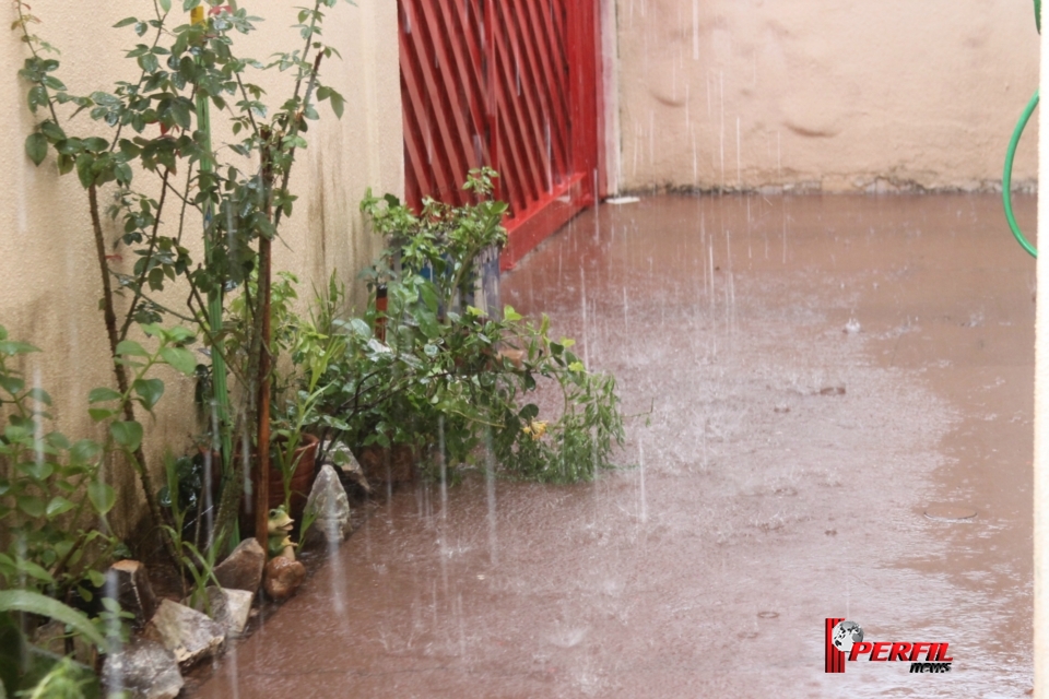 Previsão de chuva ao longo do dia em Três Lagoas