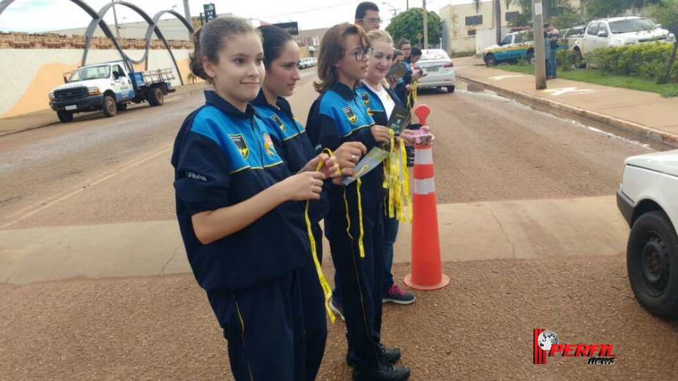 Ações do "Maio Amarelo" são realizadas por crianças com Blitz educativa