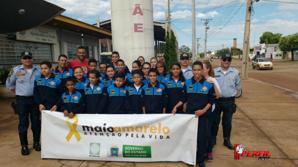 Ações do "Maio Amarelo" são realizadas por crianças com Blitz educativa