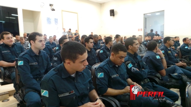 Policiais do 2º BPM participam de palestra com promotor de Justiça