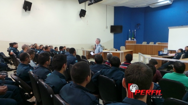 Policiais do 2º BPM participam de palestra com promotor de Justiça