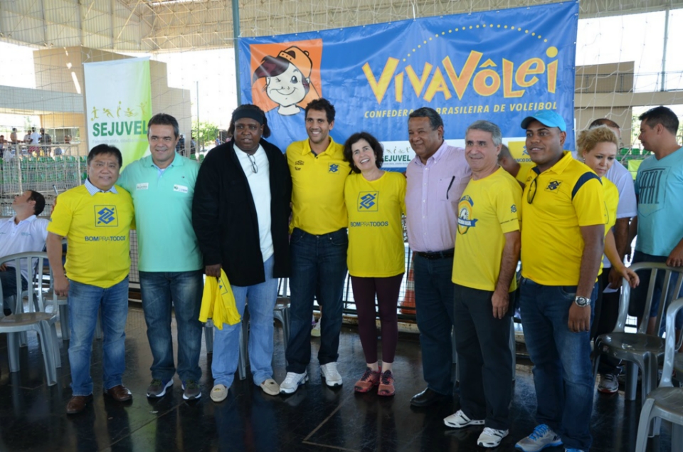 Com presença de bicampeão olímpico, Sejuvel lança projeto VivaVôlei