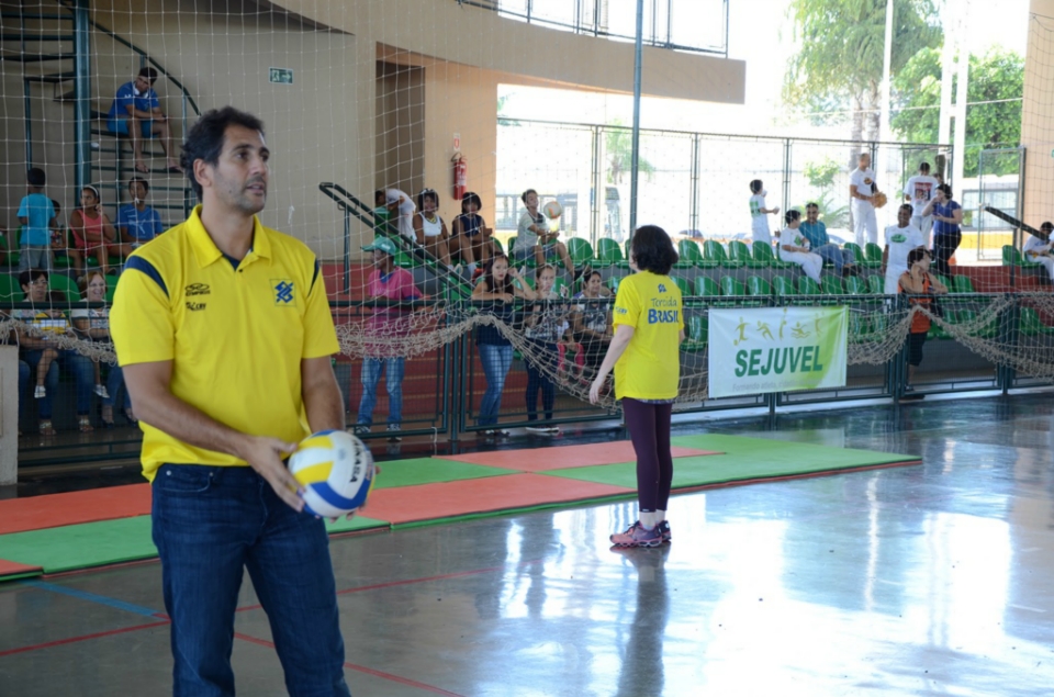 Com presença de bicampeão olímpico, Sejuvel lança projeto VivaVôlei