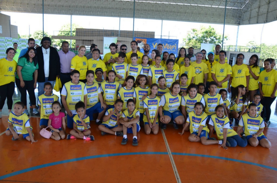 Com presença de bicampeão olímpico, Sejuvel lança projeto VivaVôlei