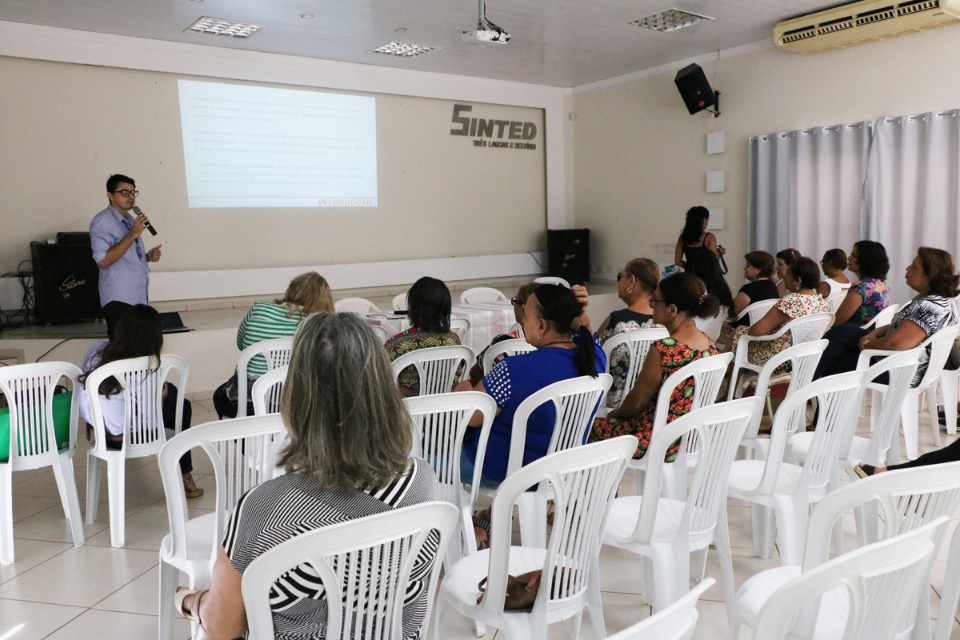 Palestra aborda “Saúde Mental da Mulher Vítima de Violência”