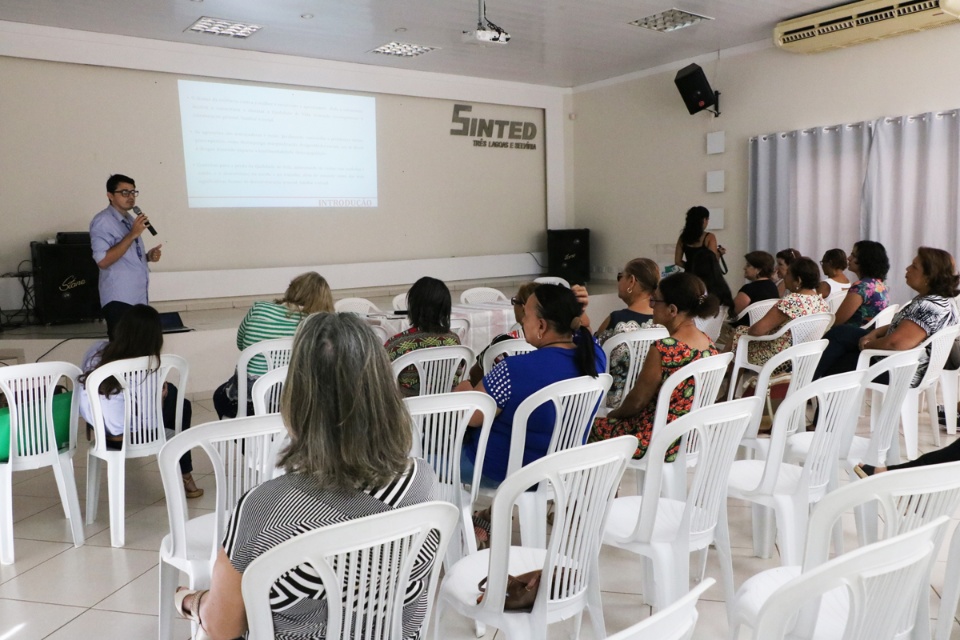 Palestra aborda “Saúde Mental da Mulher Vítima de Violência”