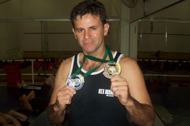 Atleta três-lagoense representará o país no Campeonato Mundial de Kickboxing