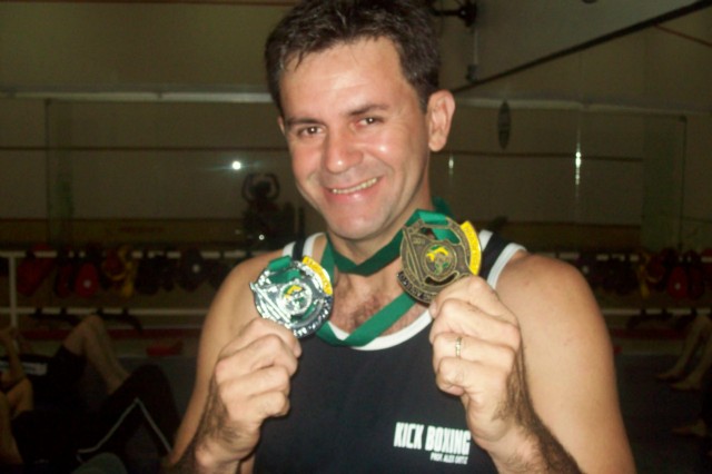 Atleta três-lagoense representará o país no Campeonato Mundial de Kickboxing