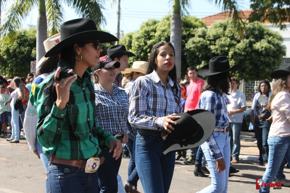 Desfile de 101 anos de Três Lagoas atrai 4 mil pessoas Desfile de 101 anos de Três Lagoas atrai 4 mil pessoas