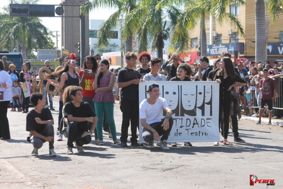 Desfile de 101 anos de Três Lagoas atrai 4 mil pessoas Desfile de 101 anos de Três Lagoas atrai 4 mil pessoas