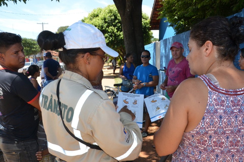 Diretoria Municipal de Trânsito realiza campanha de conscientização