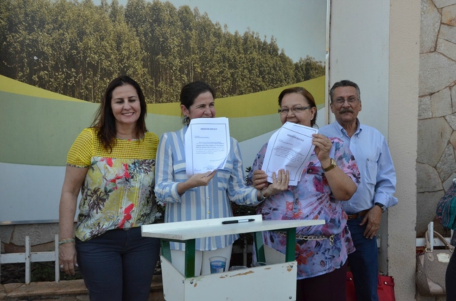 Marcia Moura assina ordem de serviço para dois novos CEIs