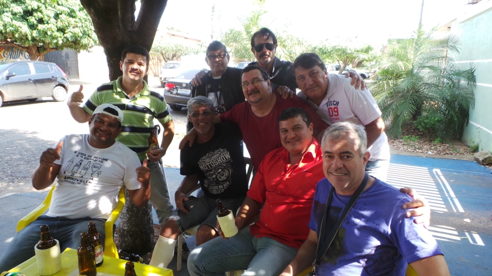 Em Três Lagoas boteco comemora dois anos com costelada na rua Em Três Lagoas boteco comemora dois anos com costelada na rua