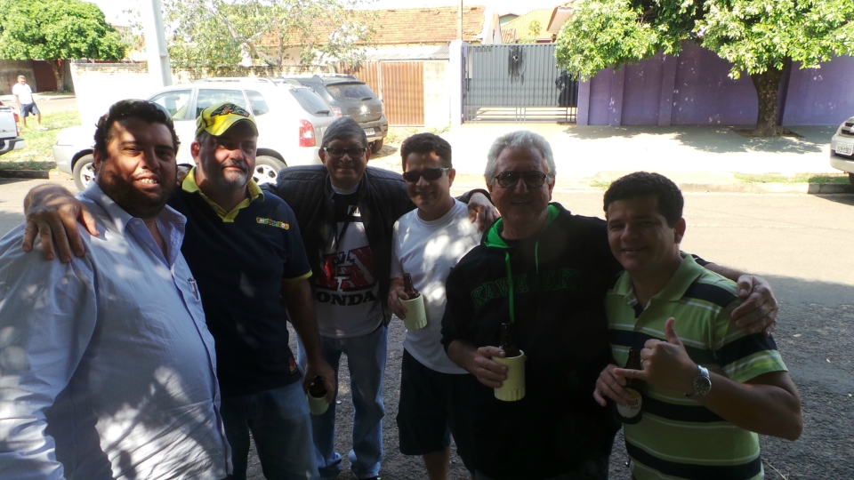 Em Três Lagoas boteco comemora dois anos com costelada na rua Em Três Lagoas boteco comemora dois anos com costelada na rua