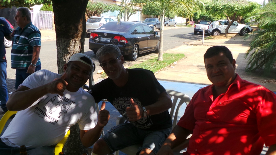 Em Três Lagoas boteco comemora dois anos com costelada na rua Em Três Lagoas boteco comemora dois anos com costelada na rua