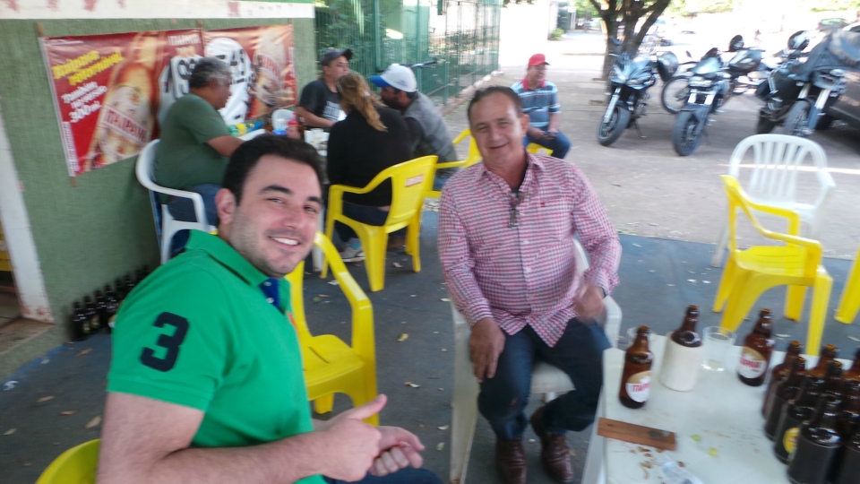 Em Três Lagoas boteco comemora dois anos com costelada na rua Em Três Lagoas boteco comemora dois anos com costelada na rua
