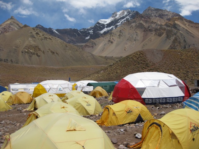 Aventureiro relata escalada na montanha mais alto das Américas
