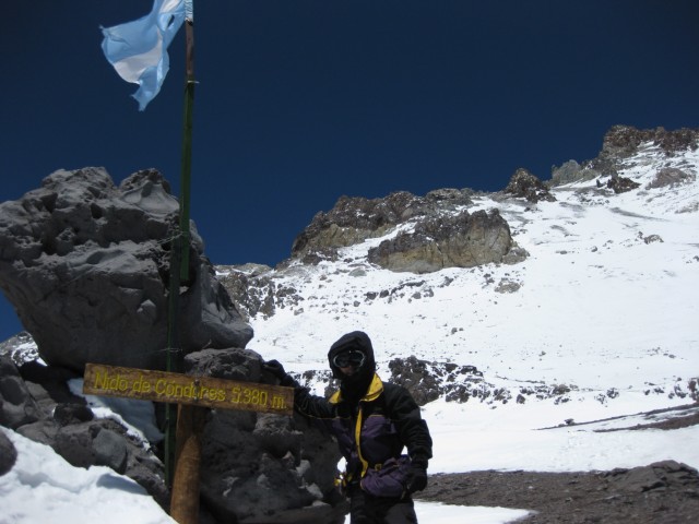 Aventureiro relata escalada na montanha mais alto das Américas