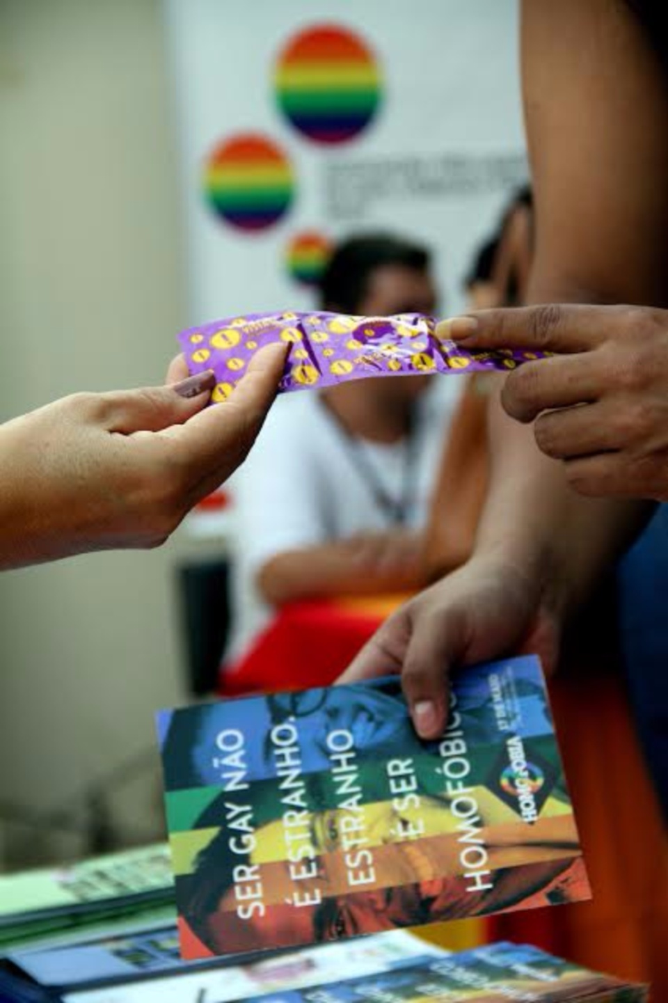 Prefeitura e ATGLT realizam primeira ação do Maio da Diversidade Sexual